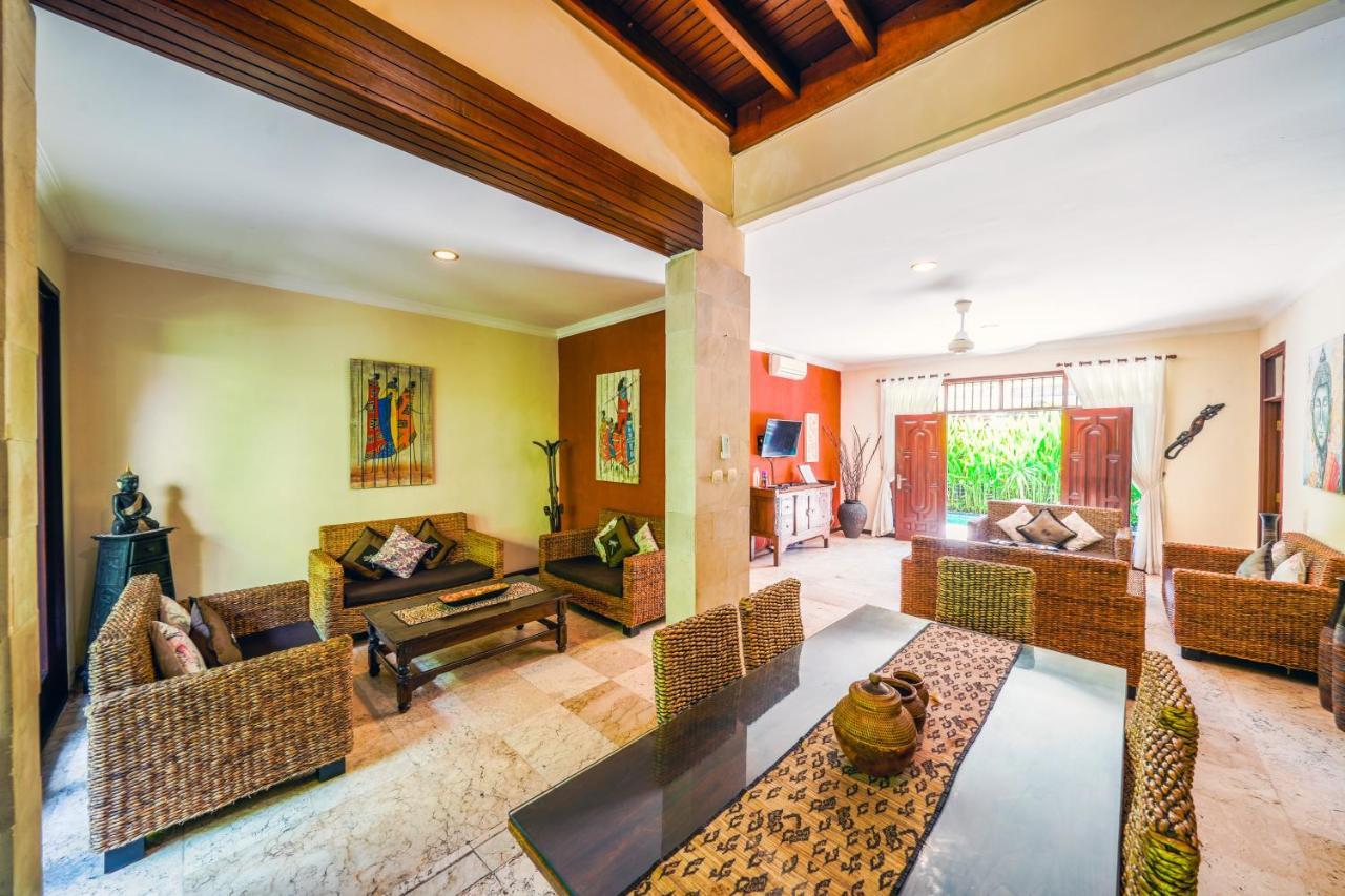 De Cinta Villa - Kuta - 5 Bedrooms - Heart Of Kuta Dış mekan fotoğraf