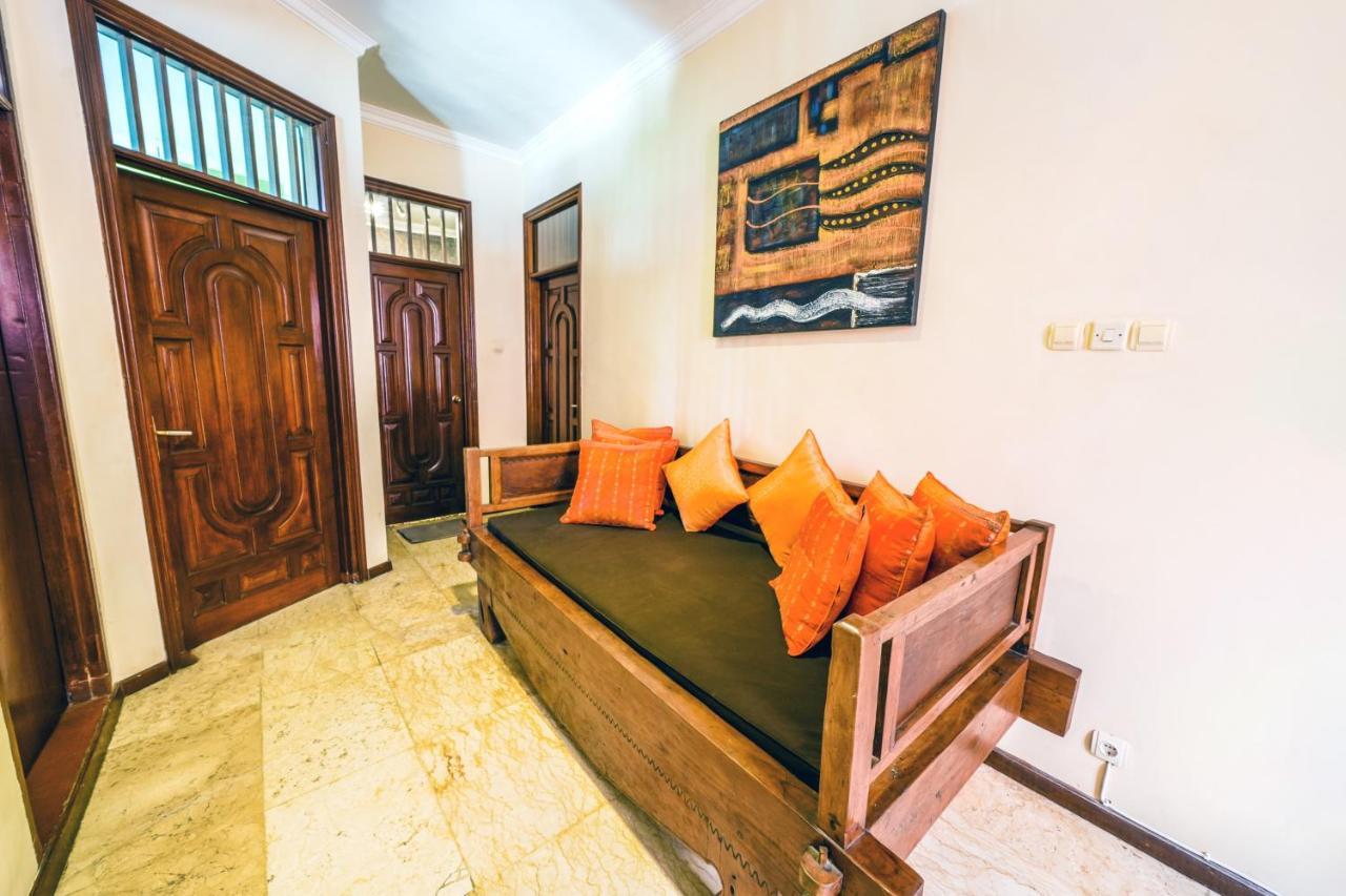 De Cinta Villa - Kuta - 5 Bedrooms - Heart Of Kuta Dış mekan fotoğraf
