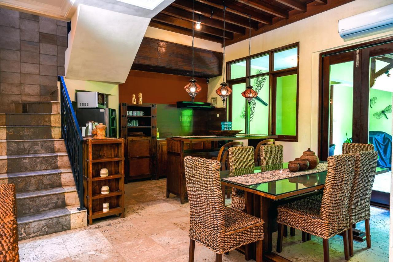 De Cinta Villa - Kuta - 5 Bedrooms - Heart Of Kuta Dış mekan fotoğraf