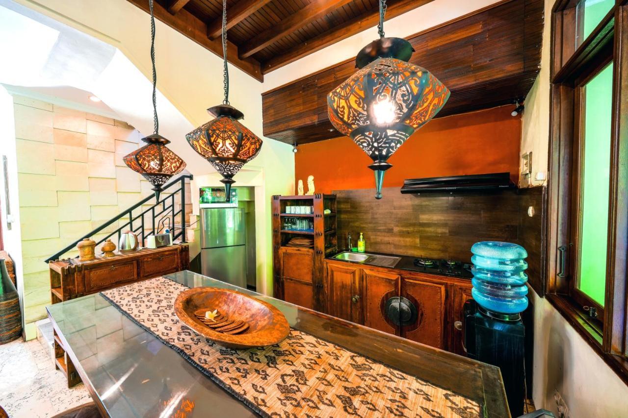 De Cinta Villa - Kuta - 5 Bedrooms - Heart Of Kuta Dış mekan fotoğraf